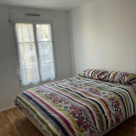 Apartament - 25' Eiffel Tower & 10' Versailles Castle *
