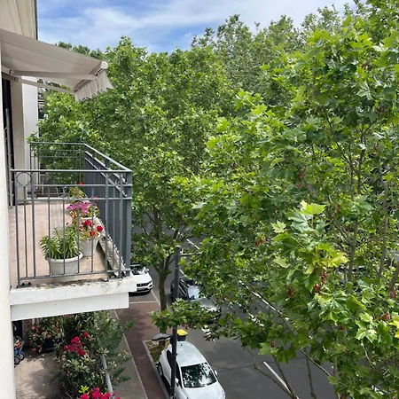 - 25' Eiffel Tower & 10' Versailles Castle Apartament Viroflay